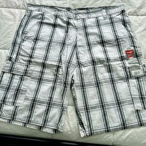 Wrangler Plaid Cargo Shorts Size 42